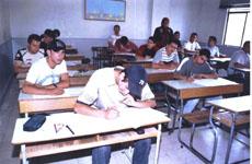 الطلاب أثناء اجراء أحد الامتحانات الرسمية