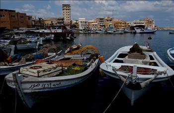 ميناء صور القديم خلال الحرب (علي علوش)