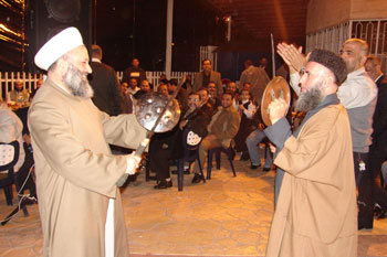  العلامة الشيخ ماهر حمود في إحدى المناسبات الشعبية