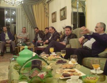 الوزير السابق النائب علي حسن خليل وبعض المشاركين في السهرة