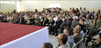 جانب من الحضور ويبدو الوزير دياب ورئيس البلدية الحاج حسن
