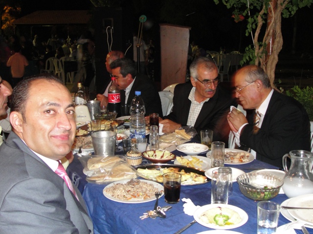 رئيس نادي الخيام الثقافي الأجتماعي الأستاذ سعيد الضاوي مع بعض الحضور