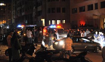  سيارات الإسعاف تنقل جثث ضحايا الجريمة المأساوية (بلال قبلان)