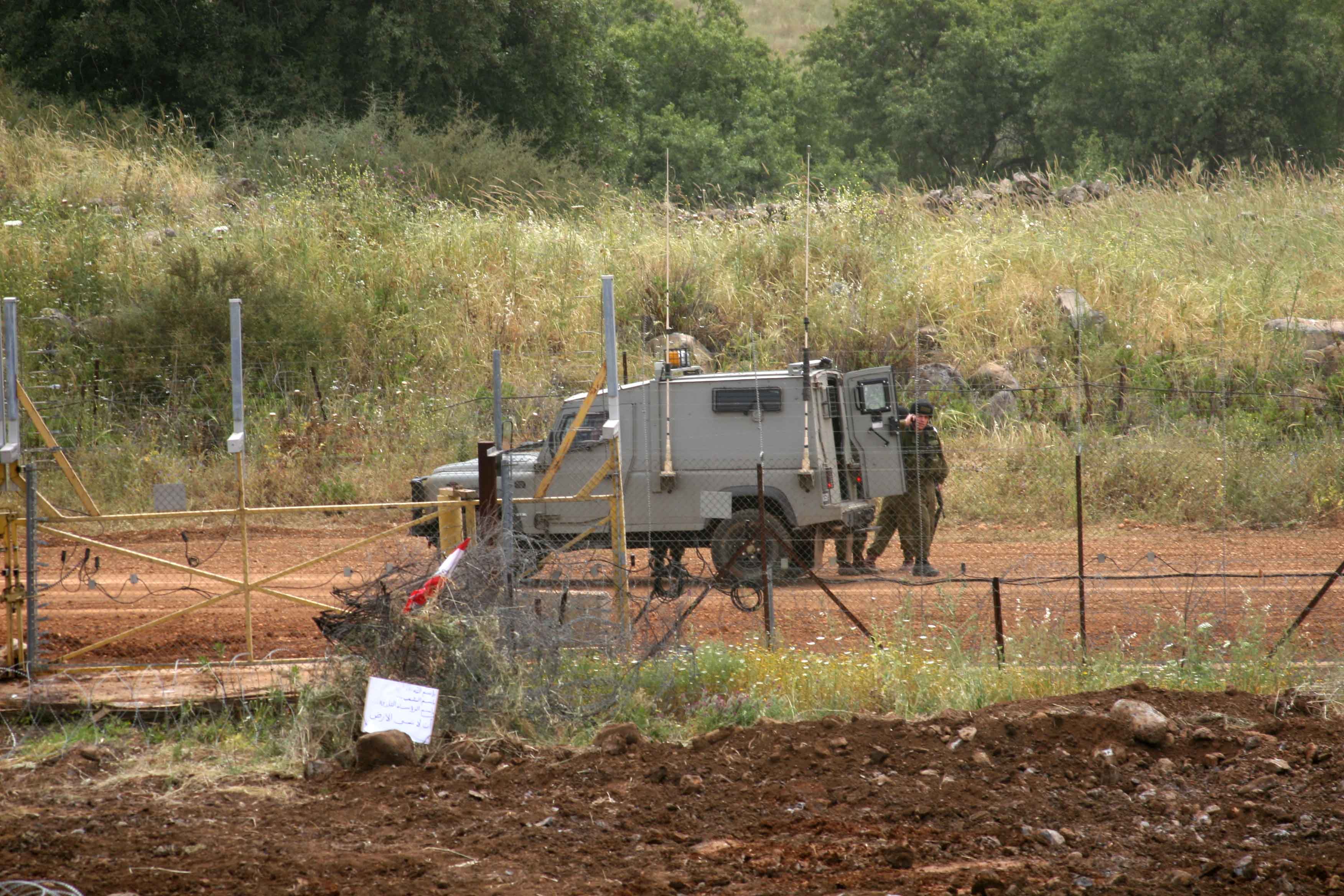 آلية عسكرية لجنود الإحتلال قرب الحدود بمحاذاة العباسية - أرشيف علي ضيا