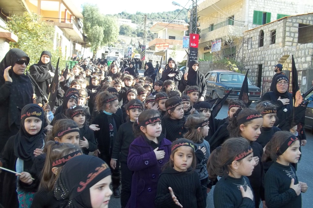 مسيرة عاشورائية لمدرسة عيسى بن مريم ومبرة النبي ابراهيم في العديسة
