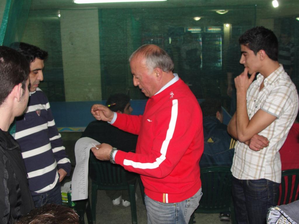 التحضير لدورة كرة الطاولة التي أقامها تجمّع شباب الخيام الرياضي في بيروت