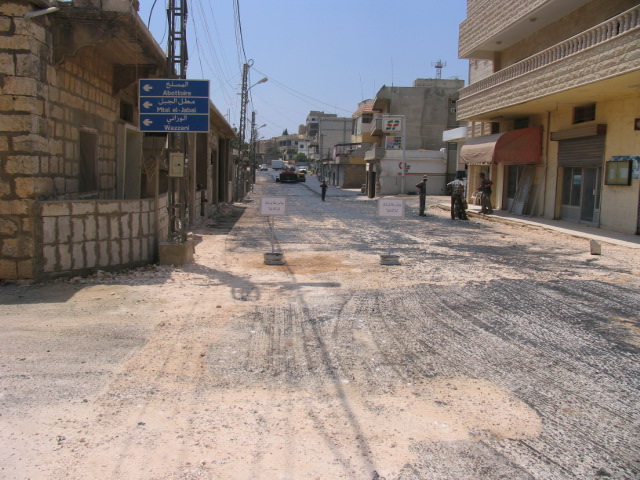 من انجازات البلدية السابقة: أشغال توسعة الشارع الرئيسي