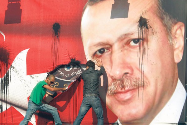 راح رجب طيّب أردوغان يصرخ ويستنهض هِمَم الأوروبيين والأميركيين  لمحاربة الدولة السورية