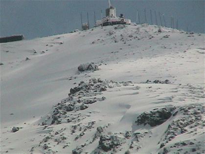 الثلوج تغطي جبل الشيخ ومزارع شبعا.. ماذا تخفي تحتها؟