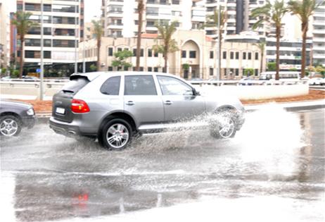 شوارع بيروت غرقت صباح الثلاثاء بمياه الأمطار