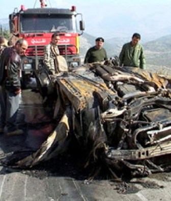 بقايا سيارة المغدور رمزي نهرا بعد عملية اغتياله