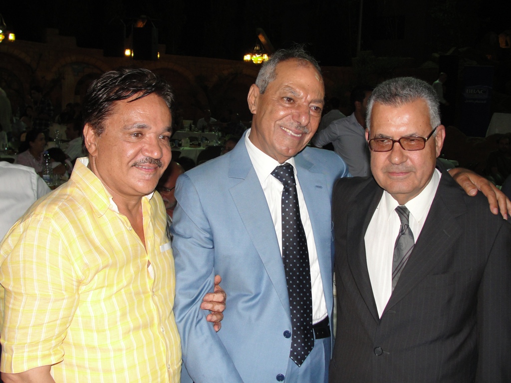 الدكتور ابراهيم بيضون مع الإعلامي طلال سلمان ورجل الأعمال محمد صفاوي