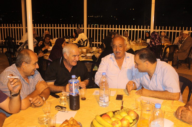 تجمع اسر شهداء فلسطين يقيم افطارا في مركز الرحمة لعوائل الشهداء
