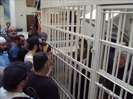تجهزت القوى الأمنية أمس الأول لاقتحام مبنى الإسلاميين في سجن رومية (بلال قبلان)