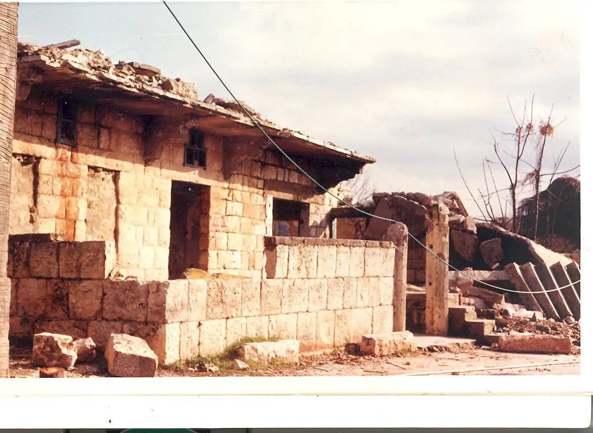 بيت الكاتب سهيل علي غصن في الخيام الذي دمرته قوات اللإحتلال خلال فترة التهجير