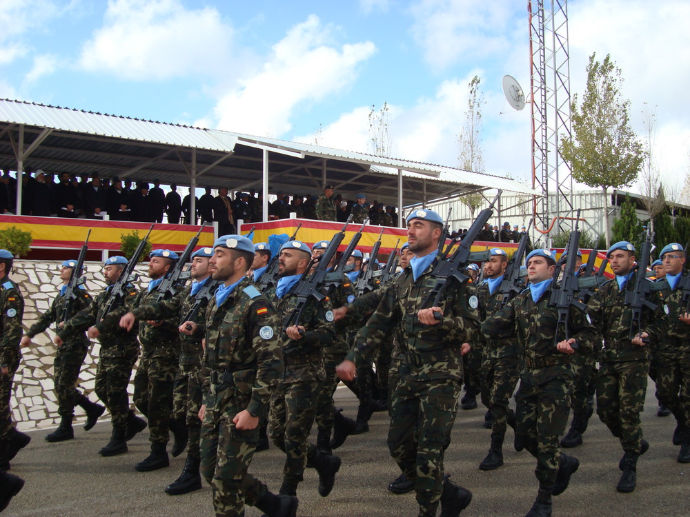 عرض عسكري رمزي لفرقة المشاة الاسبانية