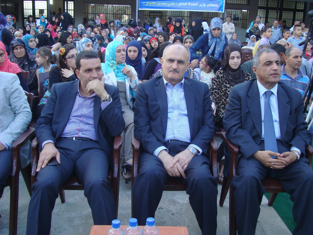الوزير علي حسن خليل في مقدم الحضور وبدا النائب هاشم والطلاب المكرمون في عديسه