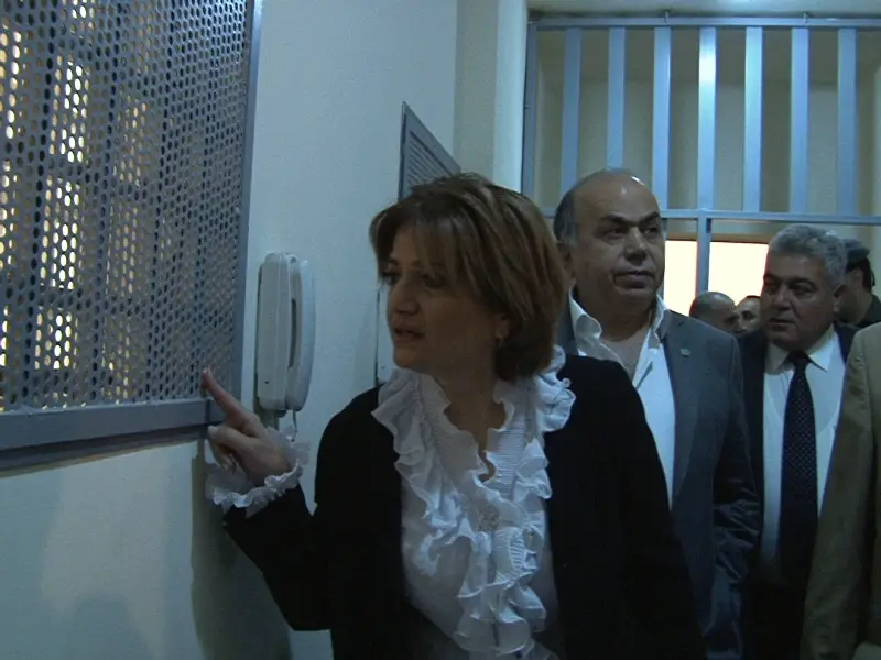  القاضي ابو كروم خلال جولة في أرجاء سجن مرجعيون