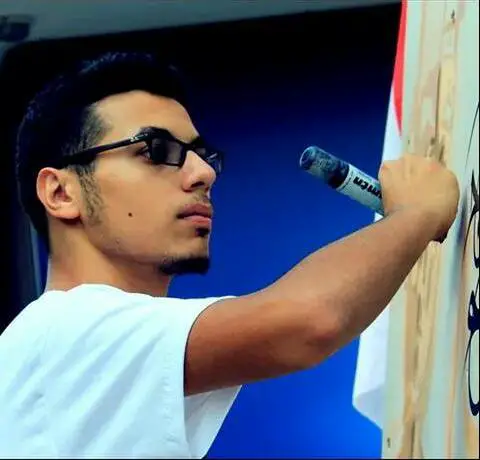 نفتخر بالفنان محمد مهنا على إنجازه، ولا يهمّنا أكان من الخيام أو من أي منطقة لبنانيّة أخرى، فهو يمارس فناً رائقاً