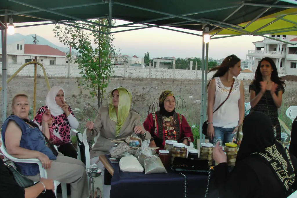 ناشطات في جمعية سيدات الخيام للتنمية في إحدى المناسبات (من الأرشيف)