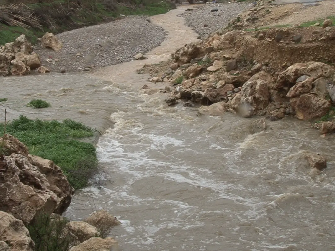 تدفق المياه في نهر الحاصباني يبشر بالخير، وبمخزون لابأس به  لري الارض
