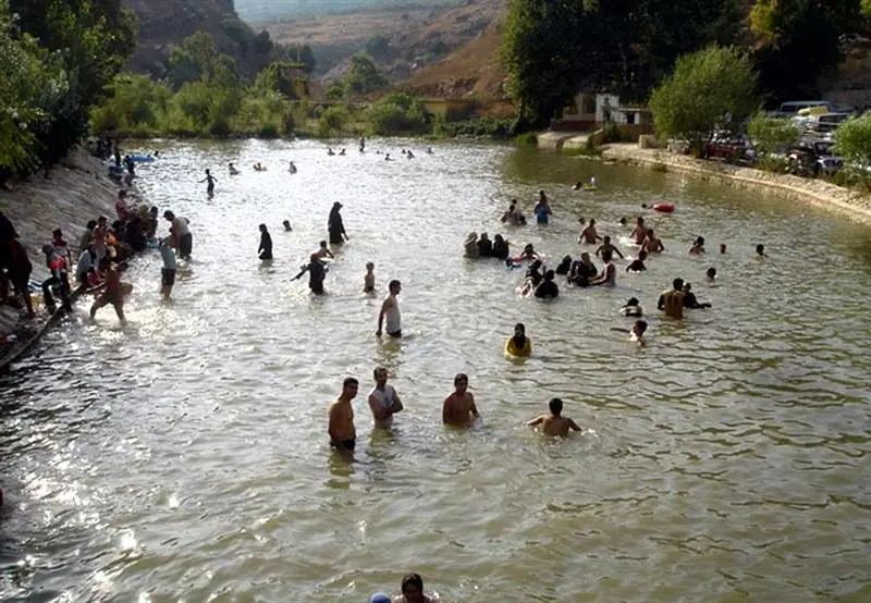 يتركز معظم النشاط السياحي في النبطية على ضفتي نهر الليطاني (عدنان طباجة)