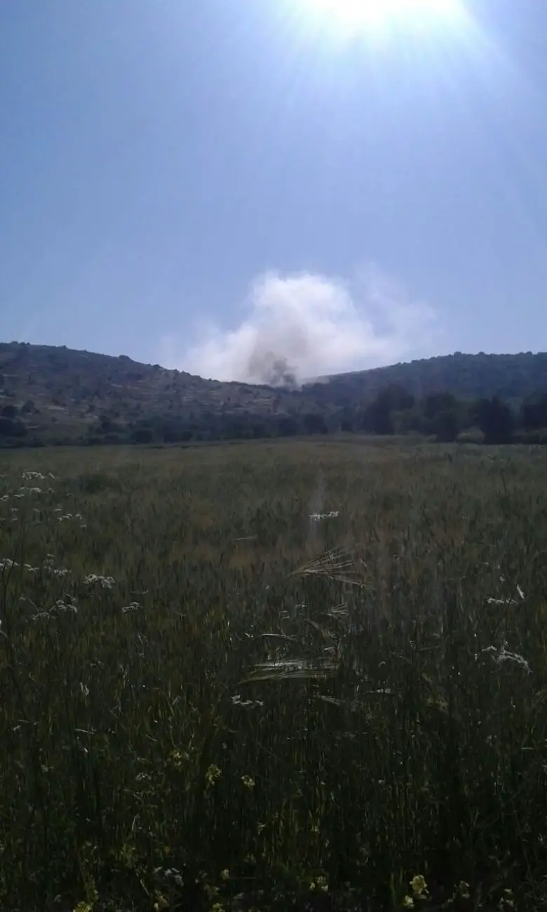 مناورات وانفجارات للعدو عند الحدود قبالة ميس الجبل