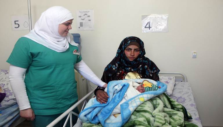 أطباء بلا حدود في مجدل عنجر:800 ولادة في سنة 10% من الأمهات المولدات دون سن 18 (لوسي بارسخيان)