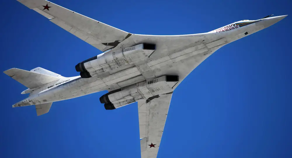 القاذفة تو-160 قادرة على البقاء في الجو 24 ساعة، وكما أعلن نائب رئيس الوزراء الروسي دميتري روغوزين