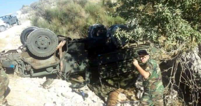 الآلية التابعة للجيش اللبناني بعد انقلابها على طريق الخردلي
