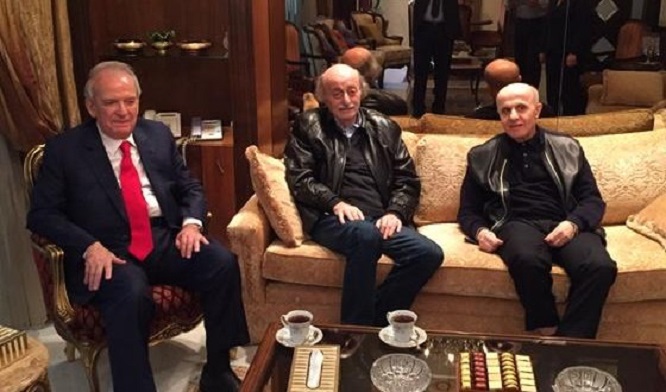 محسن ابراهيم ووليد جنبلاط ومروان حمادة خلال لقاء عام 2015