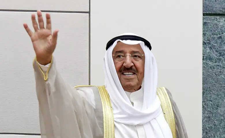 الشيخ صباح الأحمد الصباح (91 عاما): أمير الكويت منذ 2006. خطّ مسيرة سياسية حافلة بالأحداث التاريخية والوساطات جعلته عميد الدبلوماسية وحكيم العرب
