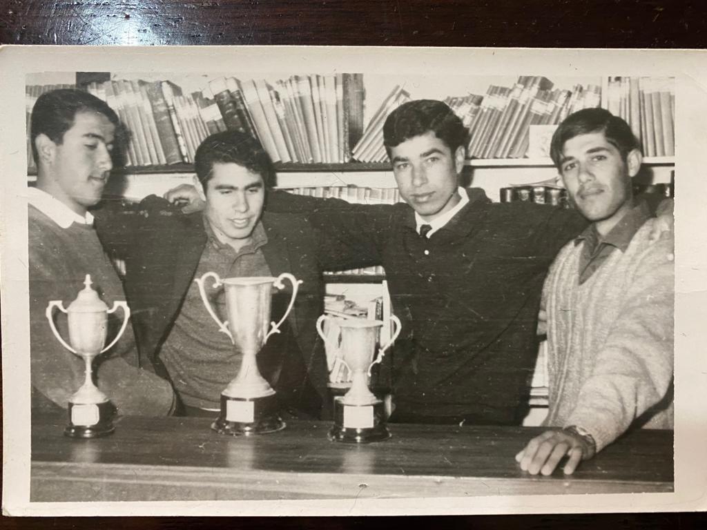 في المكتبة العامة، من اليمين علي حسن عبود - حسين علي وهبي - خليل ابوعباس وغسان عطوي