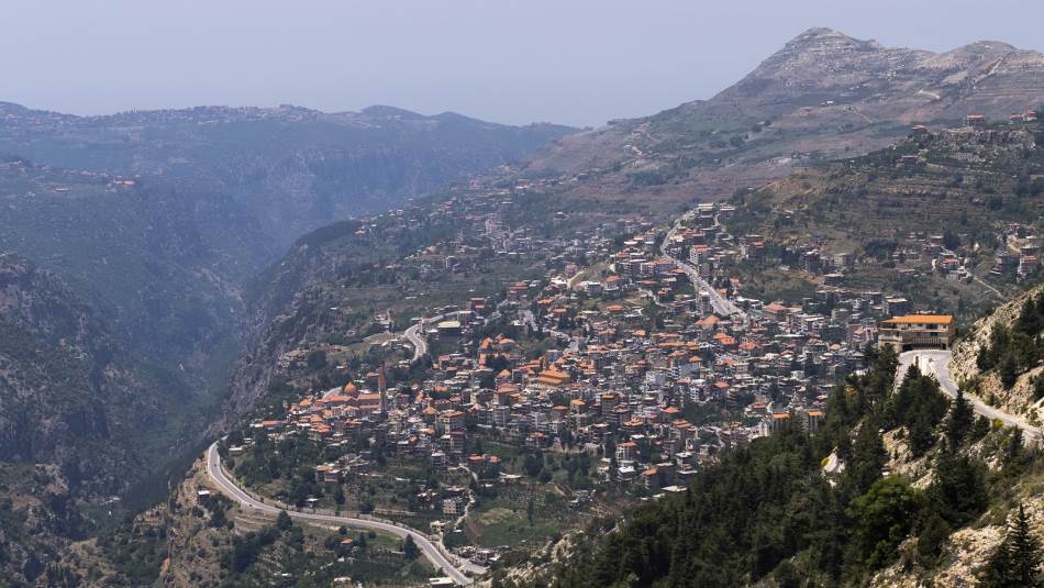 تتقدم الصراعات والخلافات الجغرافية بين الجماعات اللبنانية