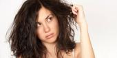 4 عادات سيئة تؤذي الشعر