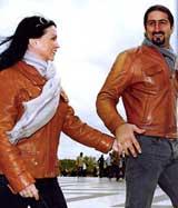 عمر بن لادن وزوجته الحسناء البريطانية جين براون