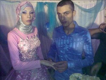 محمد وغنوة في حفل خطوبتهما، قبيل الحادث الإثنين الماضي