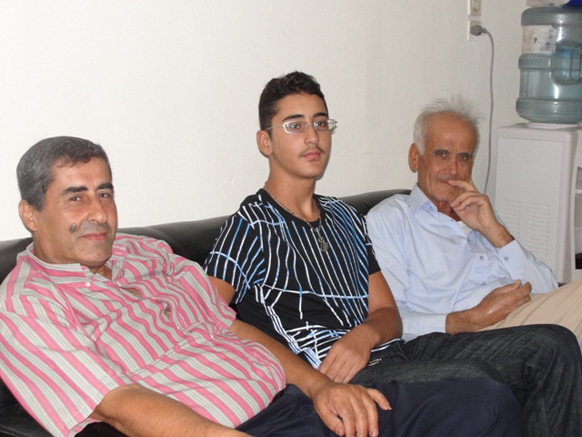 شادي مع والده وأبو حسين مهدي