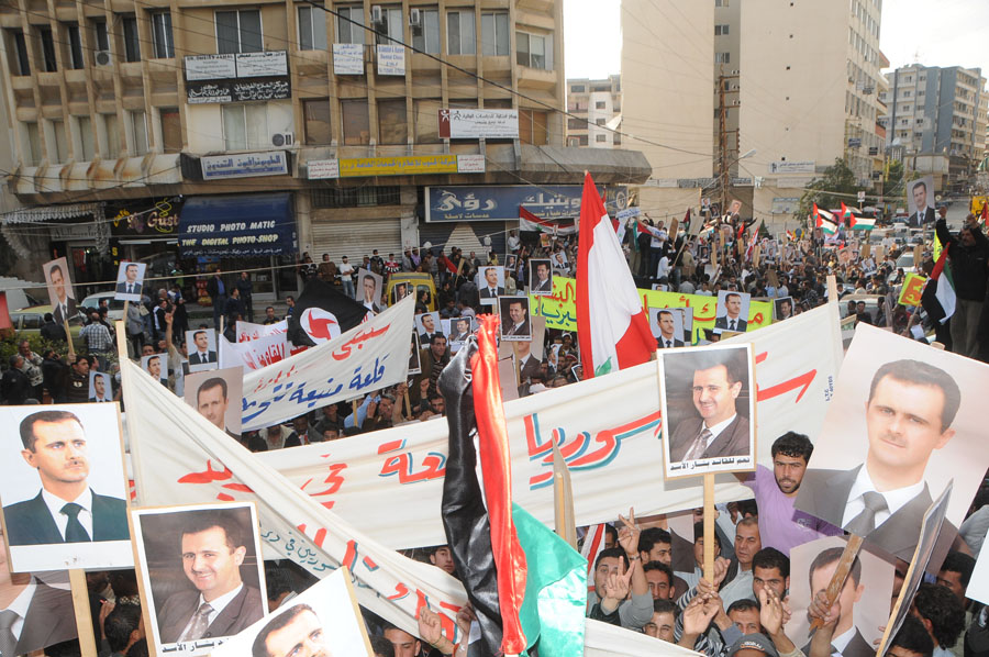 تظاهرة السوريين في النبطية  تأييدا للأسد