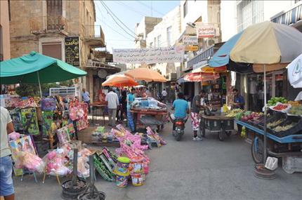 حركة خجولة في سوق صور التجاري في عيد الأضحى (حسين سعد)