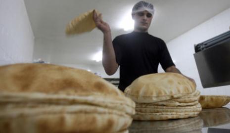 سعر الخبز ينتظر قرار الحكومة (هيثم الموسوي)