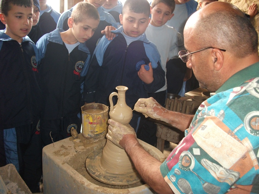 ثانوية الأحمدية النموذجية