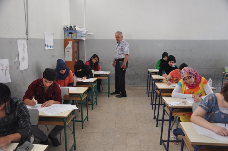 رئيس المنطقة التربوية في محافظة النبطية علي فايق يتفقد سير الامتحانات في النبطية