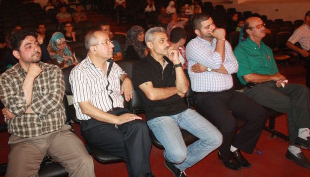 هلا صور يقدم مسرحية  عرس النصر على مسرح ثانوية صور الرسمية  المختلطة