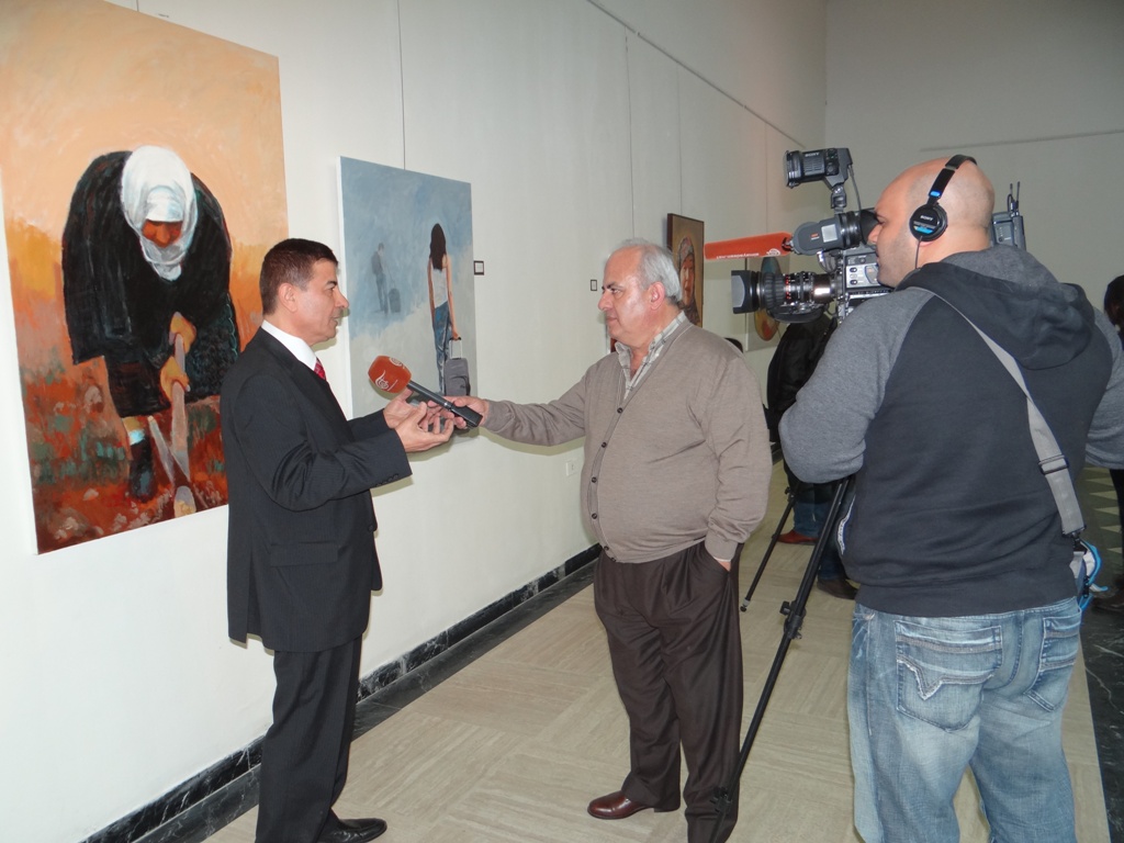 صورة من المعرض الذي أقامه الدكتور يوسف غزاوي في قصر الأونيسكو