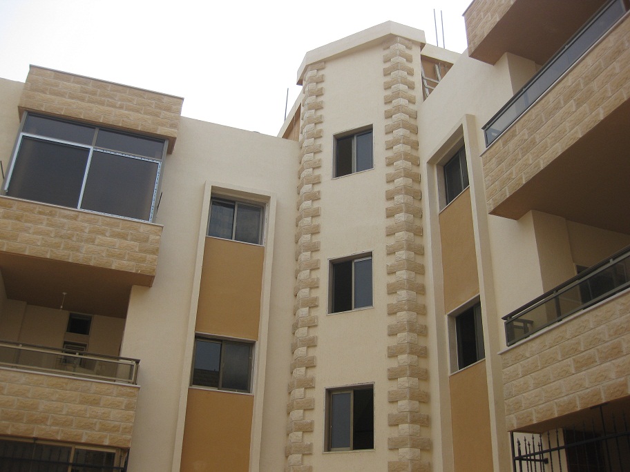 مشروع مطل الجبل السكني يتكون من شقق سكنية بمساحات 160 م2 خمس غرف، سعر الشقة 75000$ 