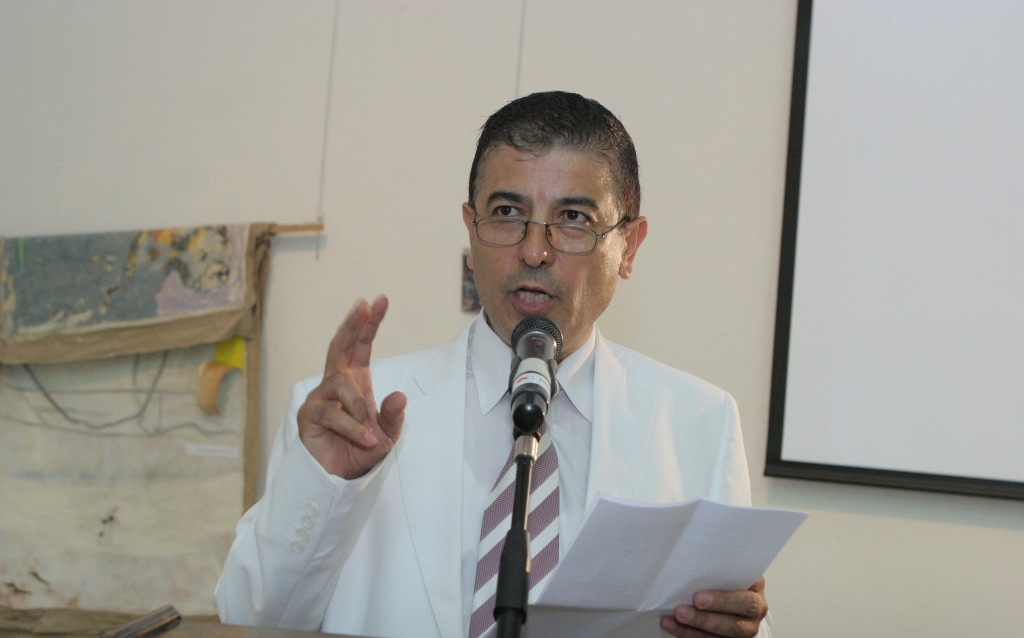 الدكتور يوسف غزاوي
