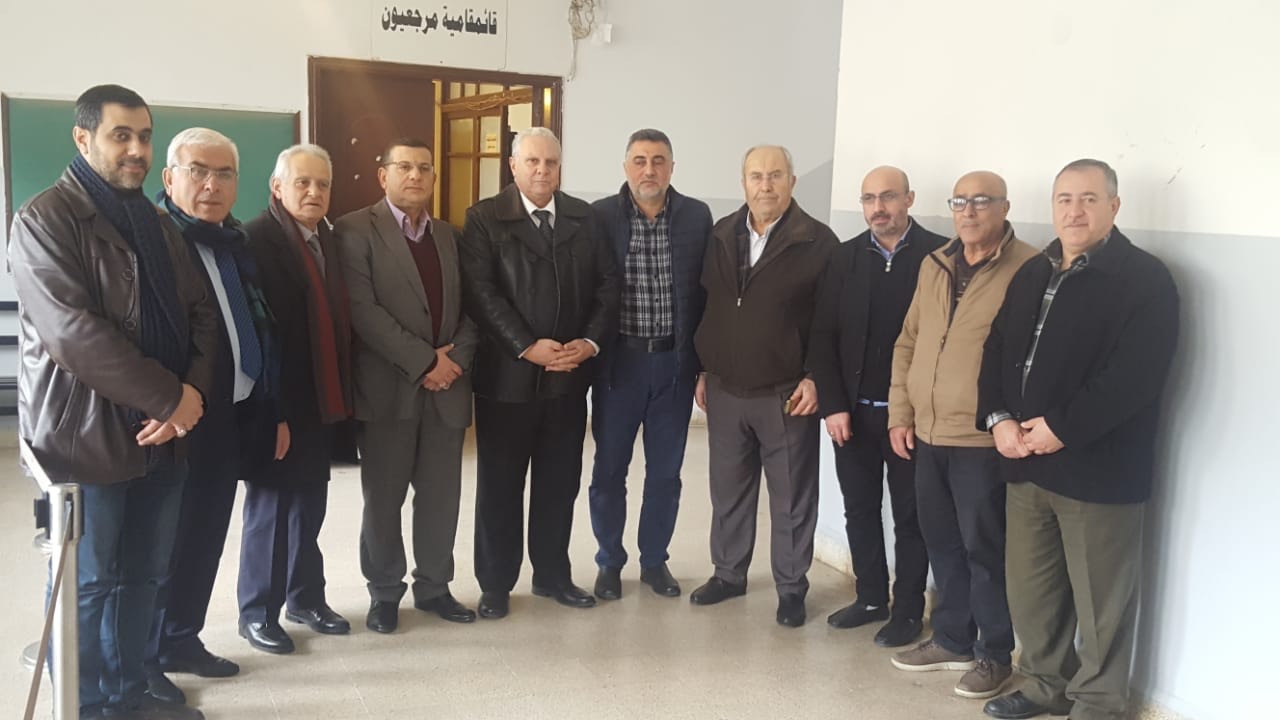 الصورة التذكارية، مع الرئيس الجديد المهندس عدنان عليان والقائمقام وسام حايك، التي غاب عنها عدد من الأعضاء
