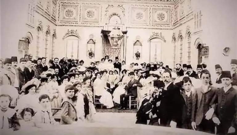 حفلة زفاف يهودي في كنيس في دمشق خلال ثلاثينيات القرن الماضي
