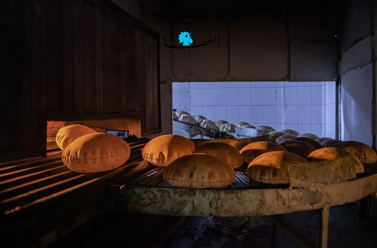 صناعة الخبز (تصوير نبيل إسماعيل)